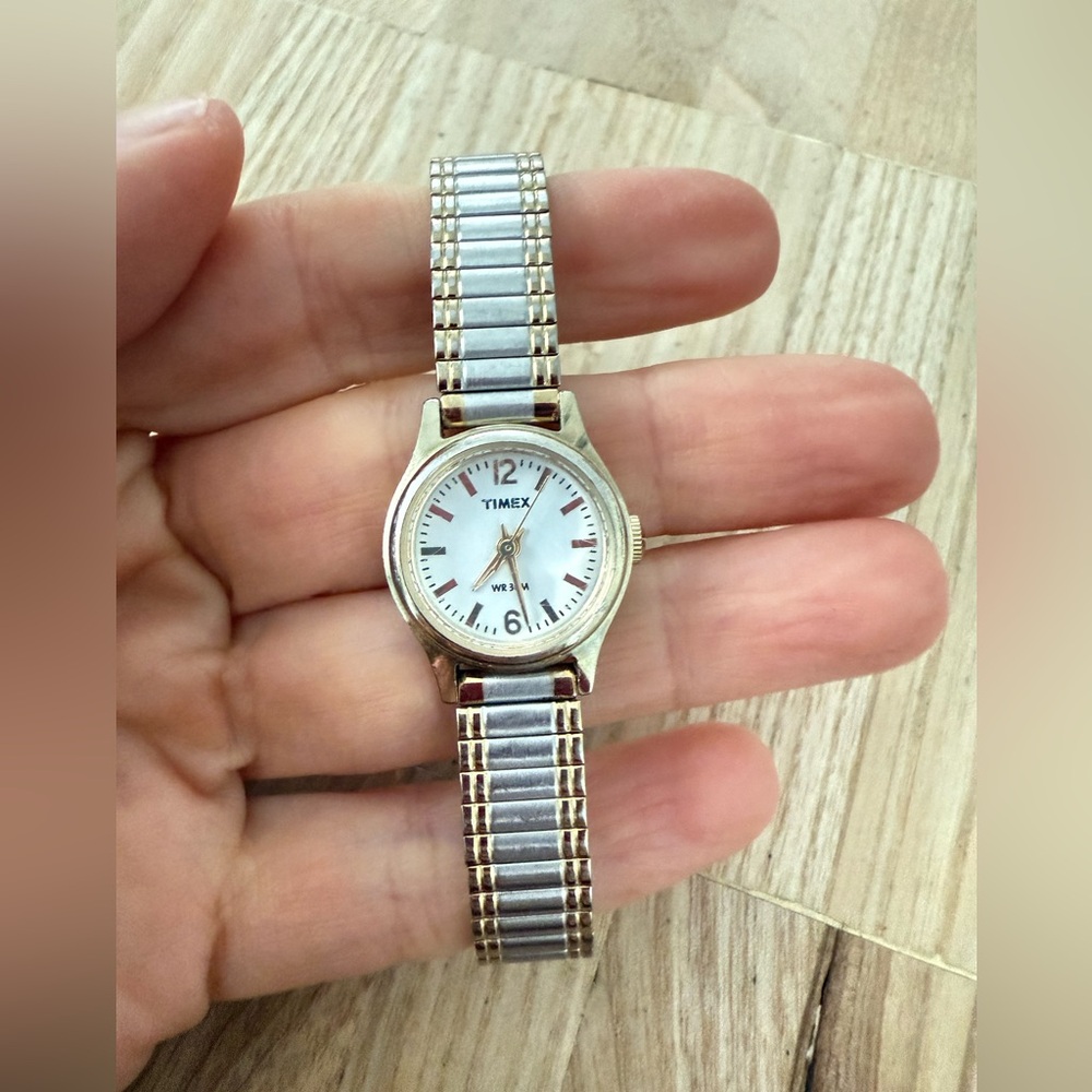 Vintage Timex ladies two toned watch NEW BATTERY